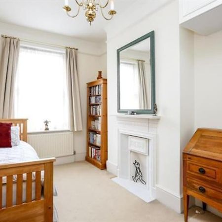 Large 3 Bed Flat In Central Wimbledon Londres Extérieur photo