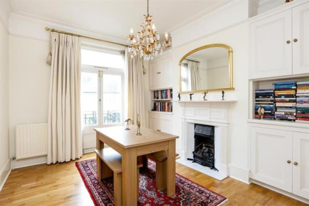 Large 3 Bed Flat In Central Wimbledon Londres Extérieur photo