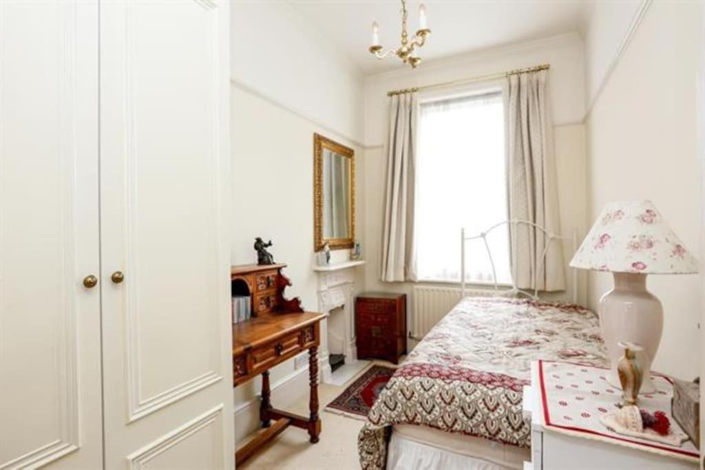 Large 3 Bed Flat In Central Wimbledon Londres Extérieur photo