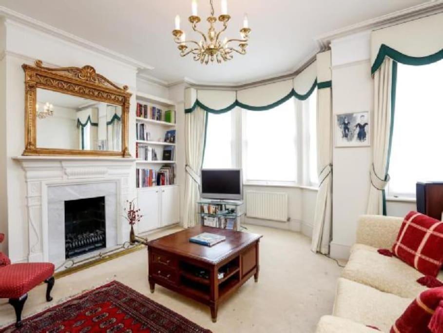 Large 3 Bed Flat In Central Wimbledon Londres Extérieur photo
